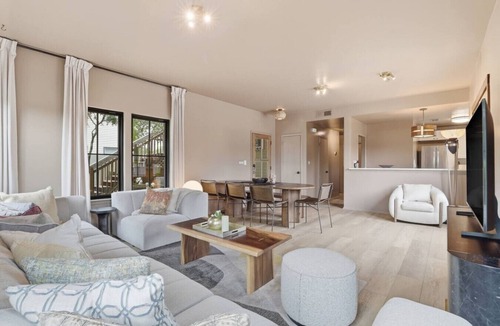 Bouldin House | Bouldin 6 bedroom with heated pool