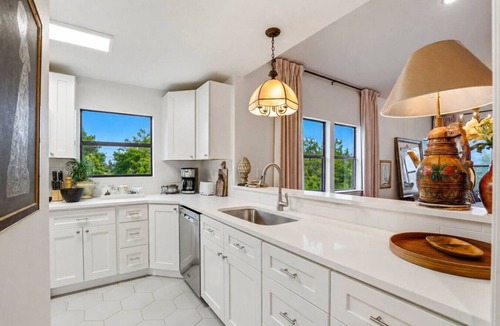 Bouldin House | Bouldin 6 bedroom with heated pool