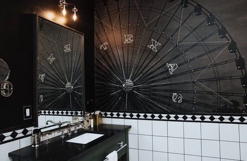 Old East Dallas Bed & Breakfast | Boutique BnB in Old East Dallas | Insta-Worthy Rooms + Speakeasy Bar
