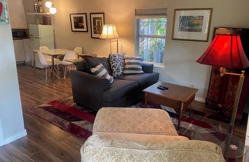 Oak Cliff Cottage | Boutique Cottage Near Bishop Arts
