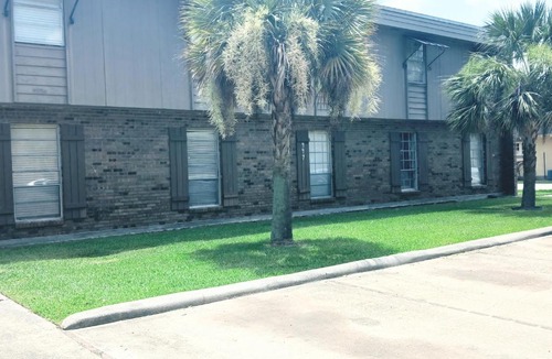 Mid City South Apartment | Boutique Style 2 Bdrm Apt offering Any & All of a Traveler's Needs