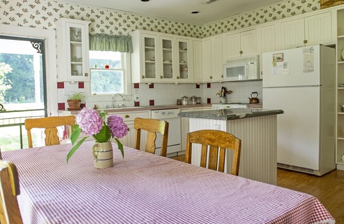Compton House | Boxley Valley Farmstay On The Beautiful Buffalo River