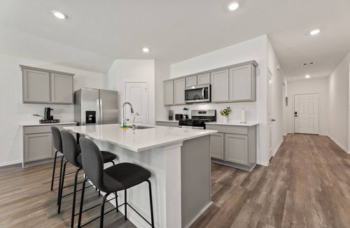 Magnolia House | Brand-New 4BR Magnolia Retreat · Sleeps 8 · Fast WiFi · 30 Min to Woodlands
