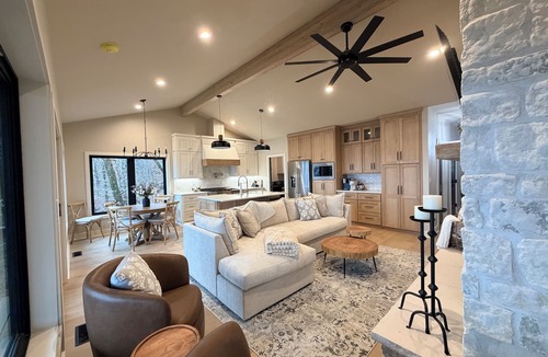 Quitman House | Brand new build! Beautiful Lakefront property in Diamond Bluff on Greers Ferry.