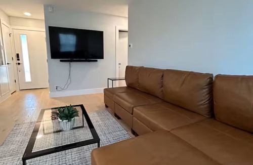 Sweetbriar House | Brand-New Interior 4BR Central Austin Access