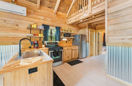 Combs Cabin | Brand New! Ultra Private Cabin in the Ozark Mountains, close to ATV trails.