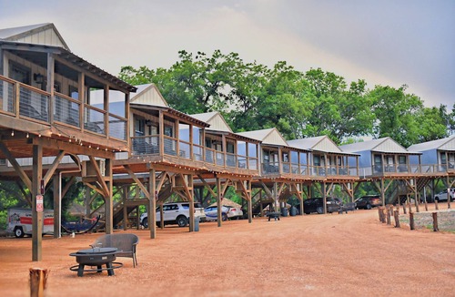 Sutherland Springs Cabin | Brand new waterfront Cabin with many amenities: Pool, hot tub & kayaking. - RC11