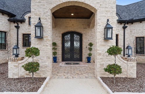 Dennis House | Breathtaking 4 bedroom home within the golf-course community of Canyon West.