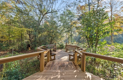 Folsom House | Breathtaking, Wooded River Retreat " Isle Of View"