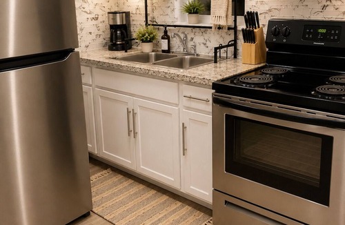 Riverside Terrace Apartment | Bright 1-bedroom apartment close to NRG, Downtown & Med Center