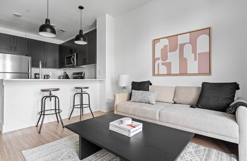 East Cesar Chavez Apartment | Bright East Austin 1BR w/Gym, Pool & W/D, nr shops, by Blueground