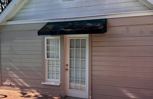 Fort Worth Cottage | Bright pool house with natural light, 5 min from TCU & the zoo! Great Location!