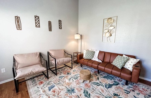 Barker Apartment | Bright & Spacious Townhome - Near Parks & Dining