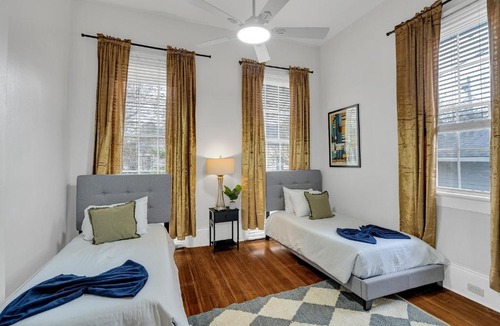 Uptown Historic District Apartment | Bright Uptown home w gated parking