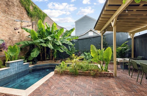 Faubourg Lafayette Villa | Bright Victorian House w Heated Pool 6br|4ba