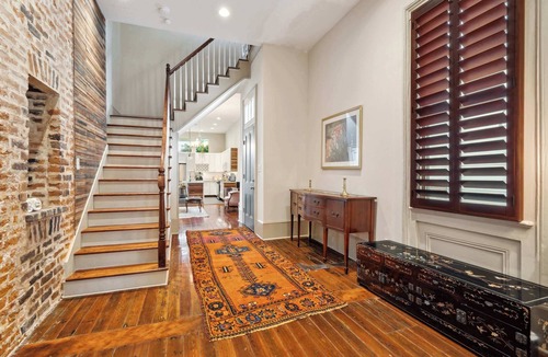 Faubourg Lafayette Villa | Bright Victorian House w Heated Pool 6br|4ba