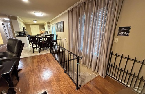 Mid America House | Bring Your Boat:Private Ramp &Dock on HAMILTON-Fire Pit &Deck 4 Kings-sleeps 16