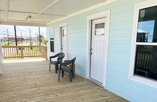 Grand Isle House | Broussards Unit B - Beach Access - Island Realty