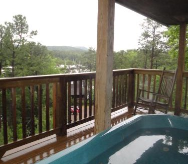 Mount Ida House | C7 - Lake view three bedroom, three bath cottage with hot tub overlooking Lake Ouachita