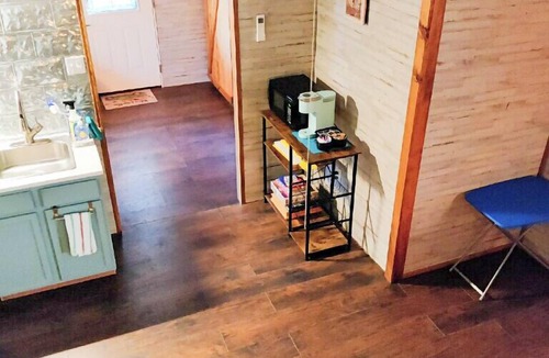 Hico Cabin | Cabin 2 Glamping, Nearby Glen Rose