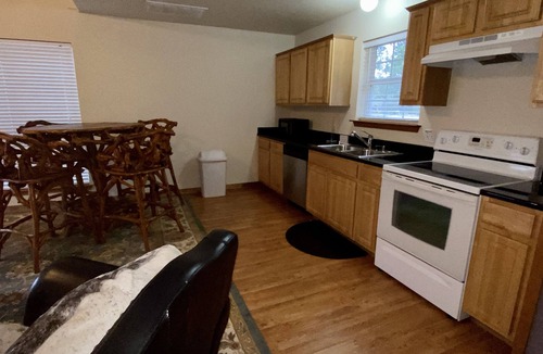 Ingram House | Cabin A (Casa Blanca), 1BR/1BA, Sleeps 4, Porch, Grill