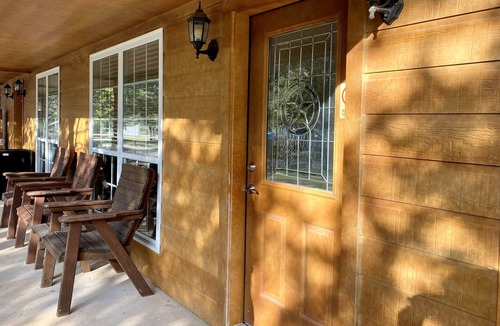 Ingram House | Cabin B (Casa Blanca), 1BR/1BA, Sleeps 4, Porch, Grill