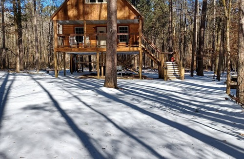 Ozone Cabin | Cabin overlooking creek close to National Forrest a great place to relax