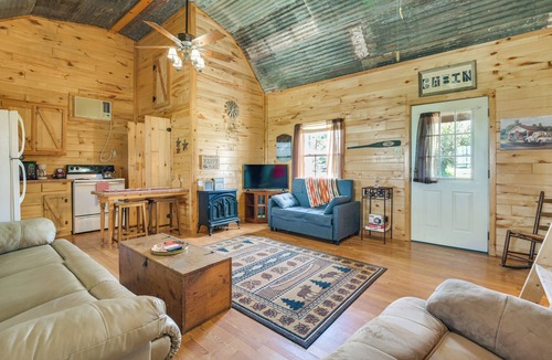 Breckenridge Cabin | Cabin w/Dock on Hubbard Creek Lake: Pets Welcome!