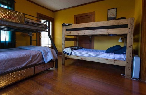 Downtown Hostel | Cajun Stays Cajun Hostel on the Crest Bed #2