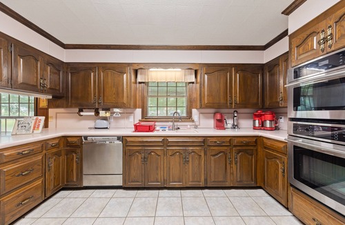 Broussard House | Cajun Stays: Charming 3BR Ranch House Near Lafayette - Family & Work Friendly