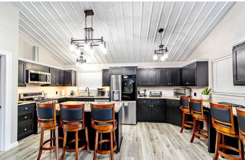 Chauvin House | Camp COCO 4-bed, 4 bath in Fisherman's Paradise!