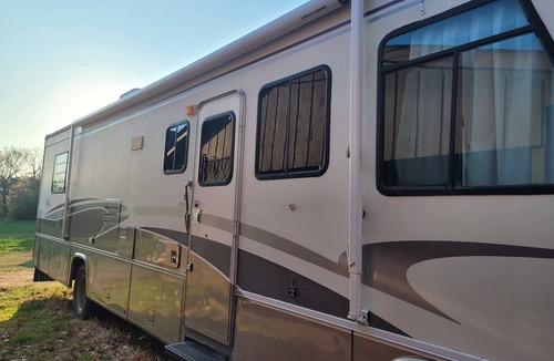 Alix House | Camper 3 miles from interstate I40. Private and close to many outdoor activities