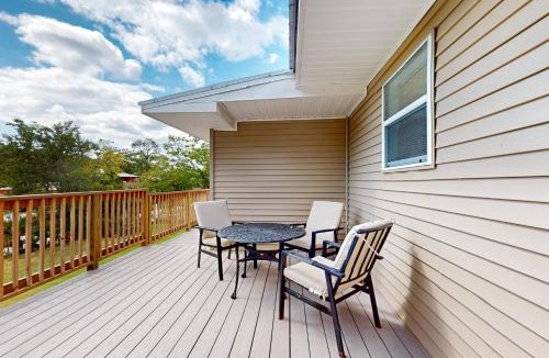 Shoreline Park House | Canal & Boat Launch: Bay St Louis Group Getaway