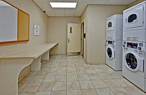 Hattiesburg Hotel | Candlewood Suites Hattiesburg, an IHG Hotel