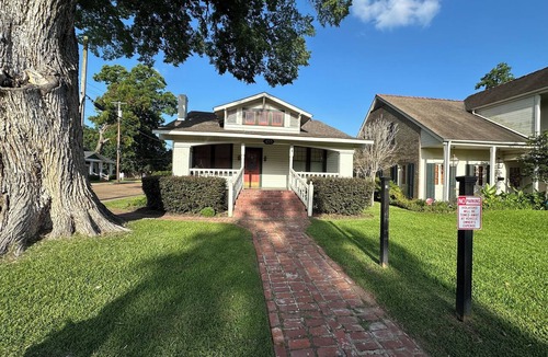 Natchitoches House | Cane River Living Speakeasy, Historic District, Accessible, Walk to everything!