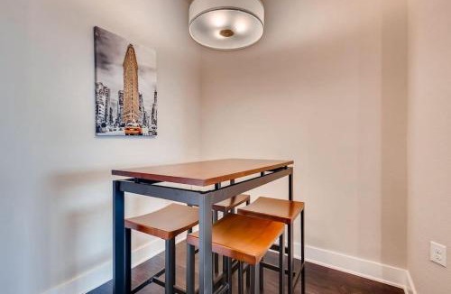 West End House | Capitol View Condos - Downtown Austin - Lone Star