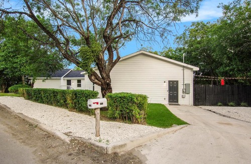 North Shearer Hills House | CASA AVE MARIA