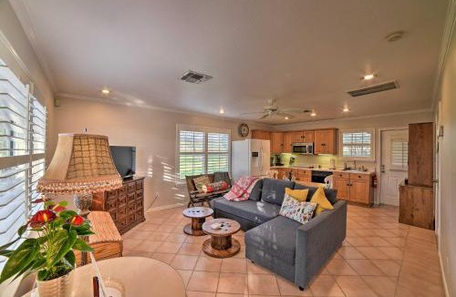 Corpus Christi House | Casa de Samuel - Patio, Fountain & Outdoor Kitchen
