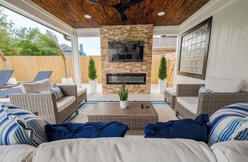 Barker House | Casa Larissa , Grill & Chill Retreat- Heated Pool 3 bedroom Home in Katy TX