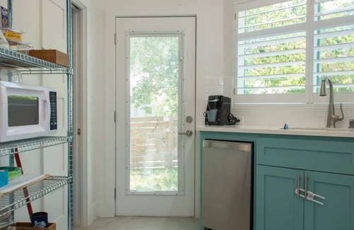 Foster Heights House | Casita Poquita -Historic East Austin Retreat