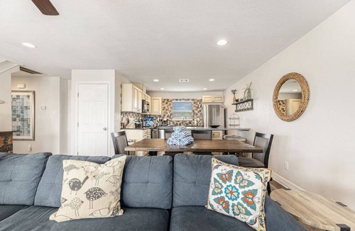 Acapulco Village House | Catch a Wave to Paradise - Deluxe Ocean Front Home