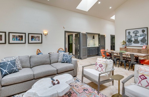 Malakoff House | Cedar Creek Lake Retreat - Near Wedding Venues