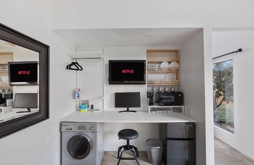 Brentwood Apartment | Central Austin Nest - Private Studio