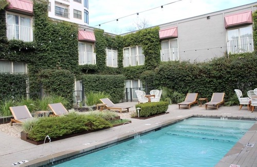 West Campus Hotel | Central Austin Stay: Historic Hotel w/Outdoor Pool - Close to UT Austin Stadium