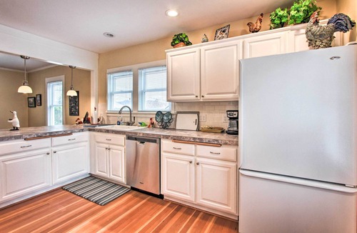 Market District House | Central Eugene House w/Updated Interior & Yard!