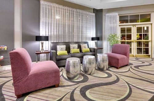 North Dallas Hotel | Central Expressway King Studio w/Breakfast & Pool