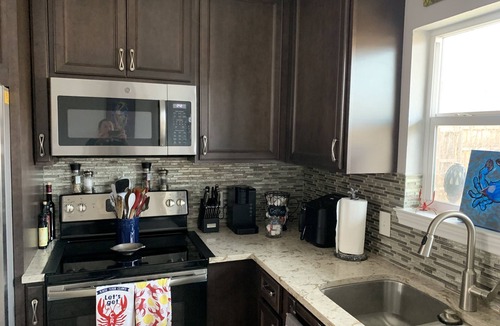 Ederville House | Central Gem! 5 miles to Dallas stadium, Rangers Ballpark, and Six Flags!
