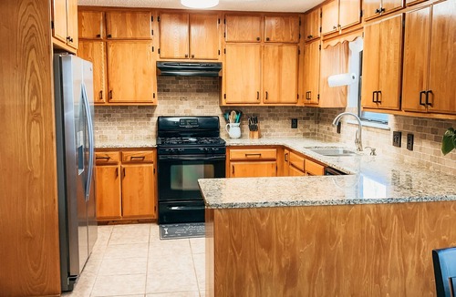 Hot Springs House | Central to all Hot Springs, 2 master suites, 2 story deck with Hot Tub
