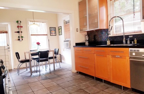 Mahncke Park House | Centrally located vacation HOUSE, close to everything with parking.