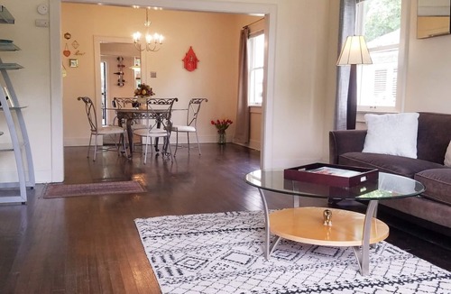 Mahncke Park House | Centrally located vacation HOUSE, close to everything with parking.